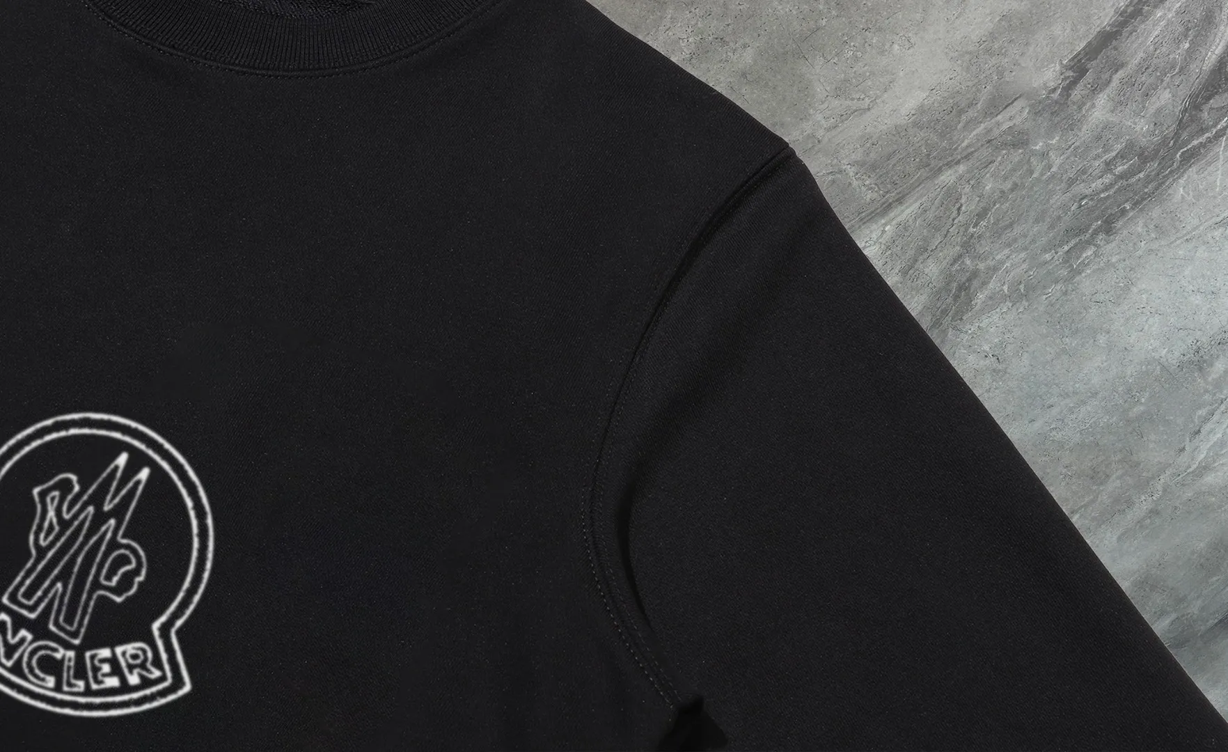 【 In Stock】 〖 𝐌𝐎𝐍𝐂𝐋𝐄𝐑~ 〗 440g ， 😎 ， ， Factory 2025 T ， ， Premium LOGO， Same Style ：Black White Size：S M L XL 2XL